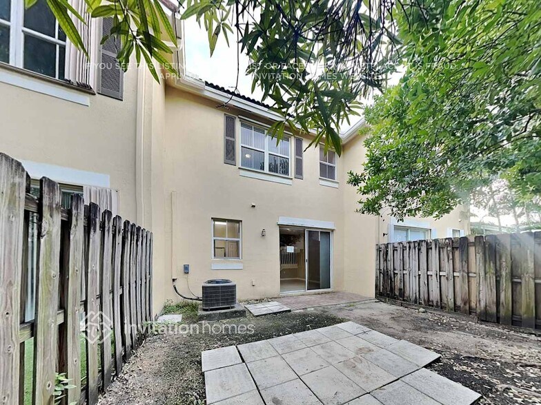 Building Photo - 15349 SW 119th Ln