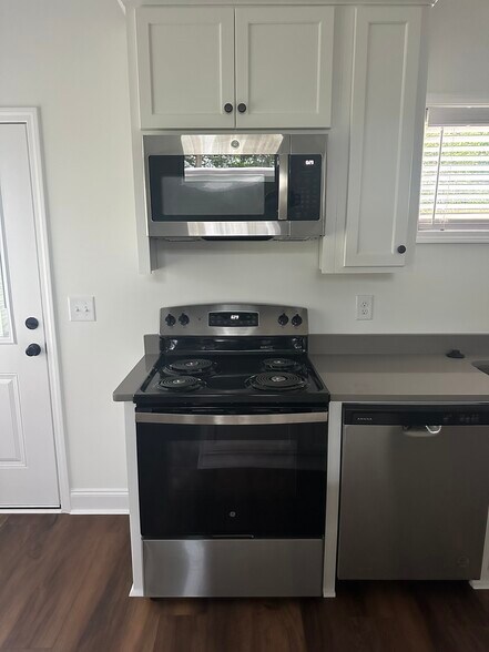 Building Photo - 1601 Auburn St