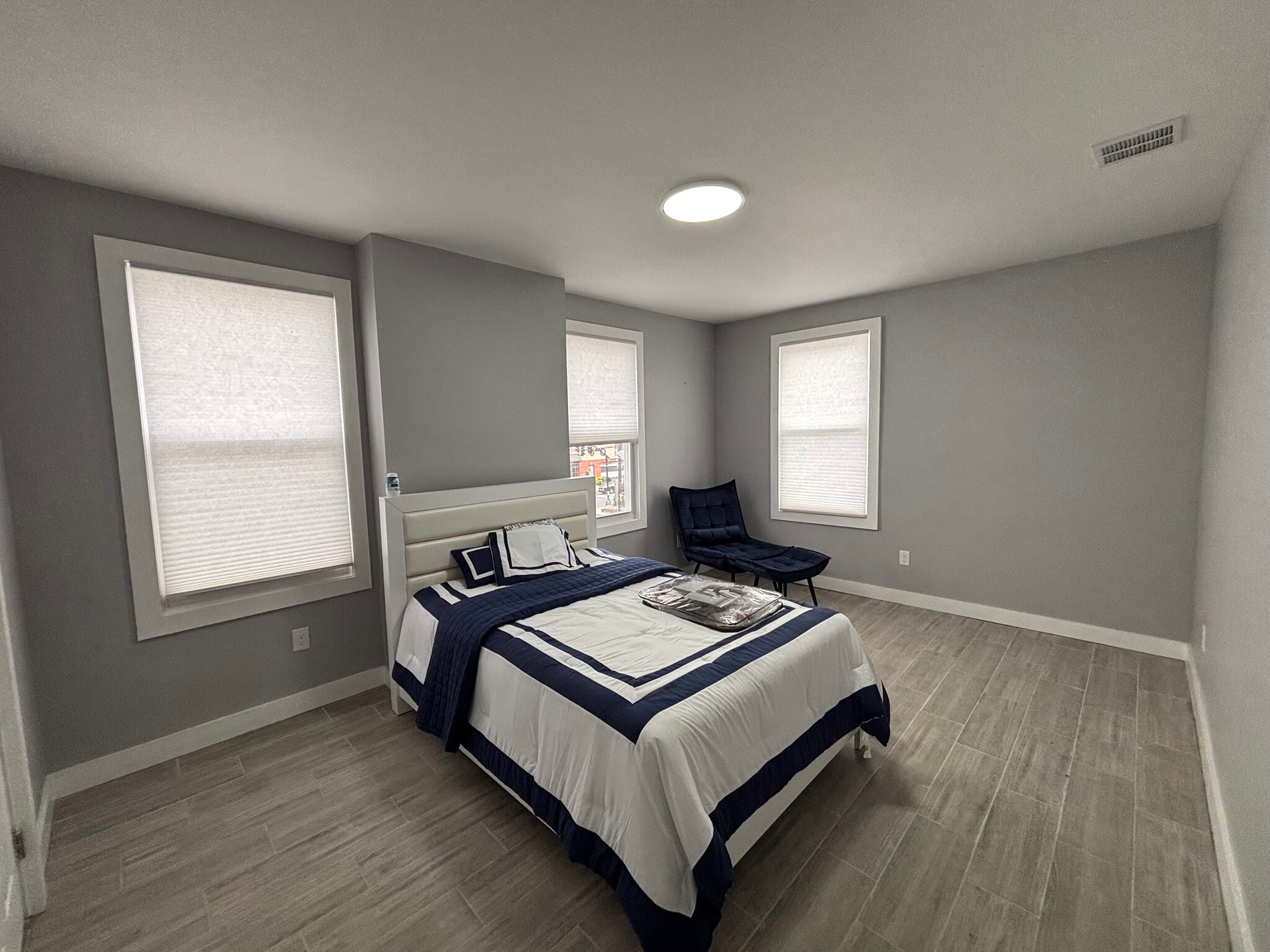 Building Photo - 148 Chilton St