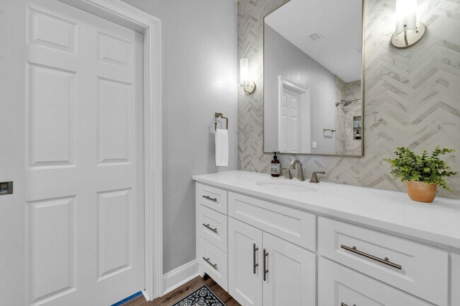 Building Photo - 160 Grand Flora Way