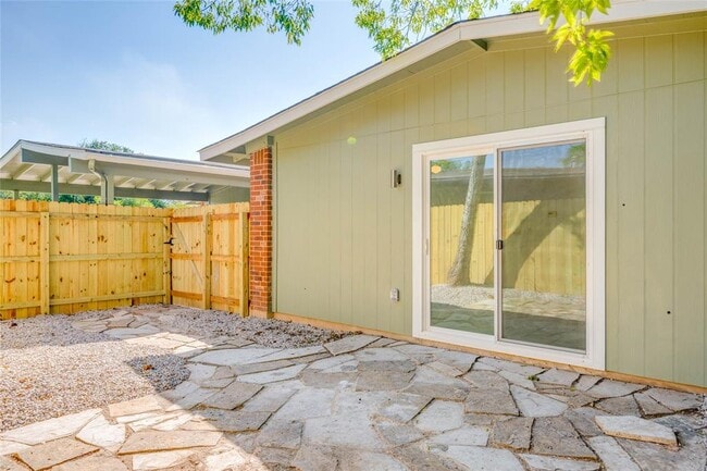 Building Photo - 3304 Dolphin Cove
