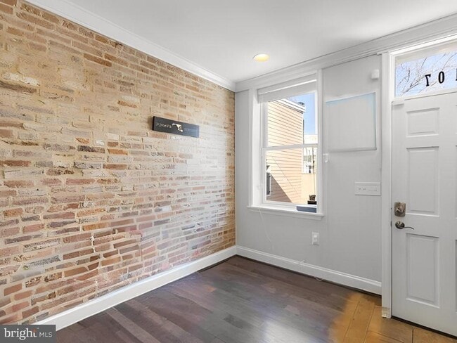 Building Photo - 2107 Lamley St