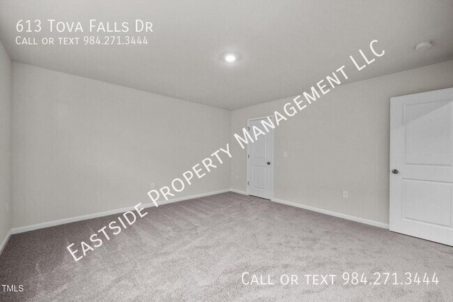 Building Photo - 613 Tova Fls Dr