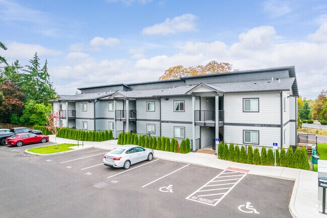 Exterior - Riverbend Apartments
