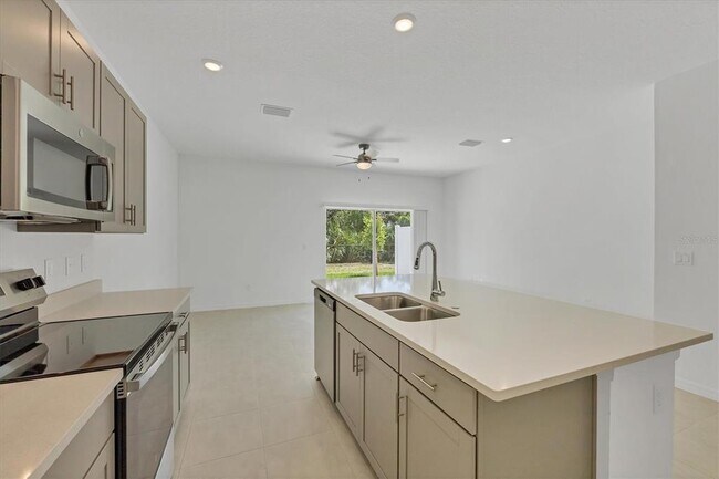 Building Photo - 15024 Cuzcorro Ct