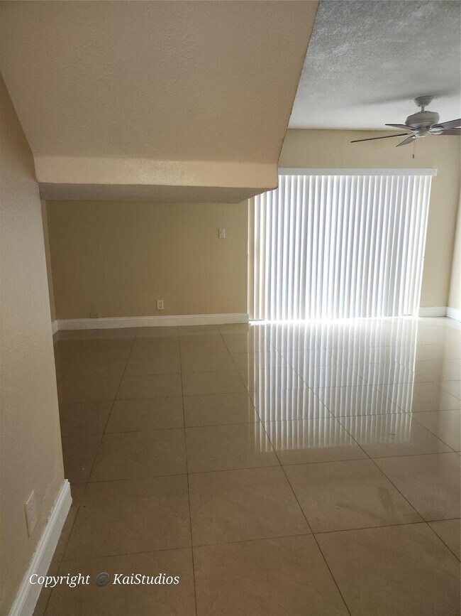 Building Photo - 10293 NW 33rd St