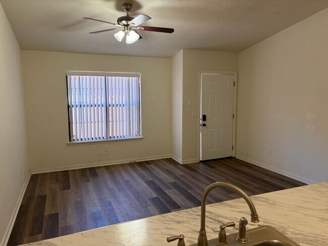 Building Photo - 1812 W Tharpe St