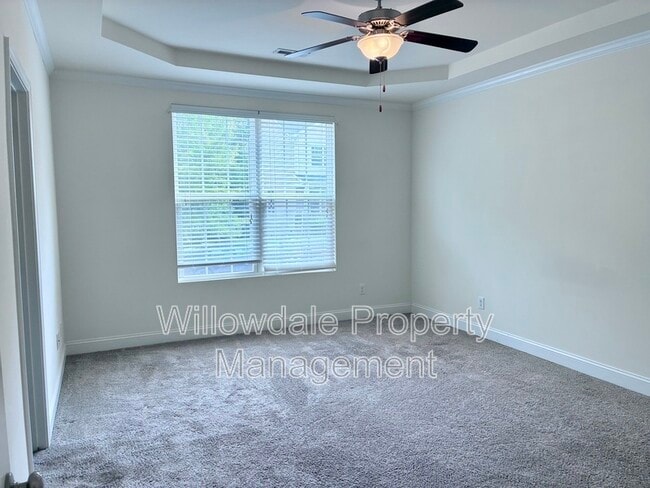 Building Photo - 100 Spring Pine Ln