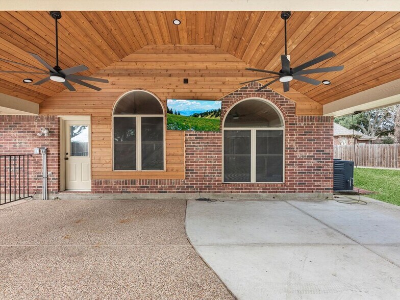 Building Photo - 1433 Old Hickory Ln