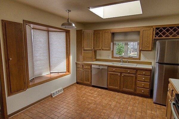 Kitchen - 4365 Pierson St