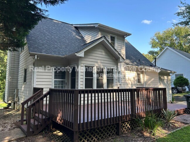 Building Photo - 1811 Kelly Glen Dr