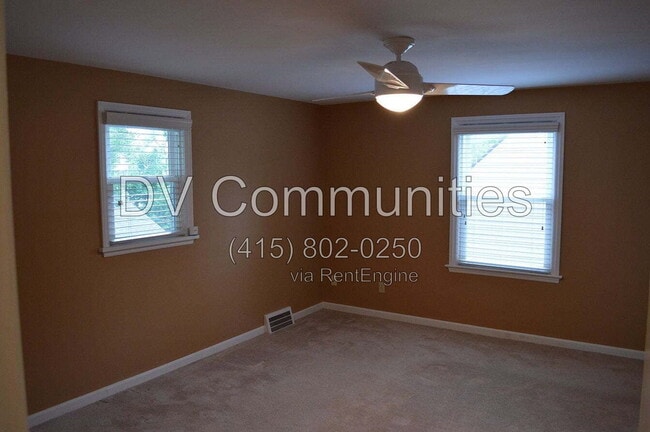 Building Photo - 23805 E Groveland Rd
