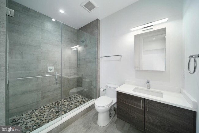 Building Photo - 142 S Front St