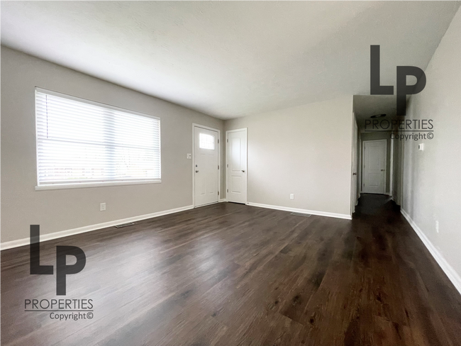 Building Photo - 3479 Greenlawn Dr