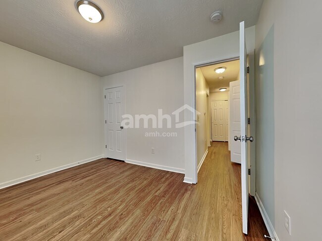 Building Photo - 2555 Samantha Dr