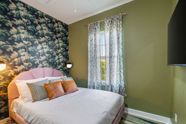 Building Photo - 13420 Trail Driver St