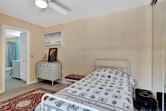 Building Photo - 3016 30th Ct