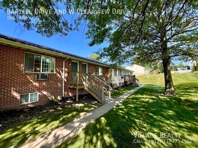 Building Photo - 51 W Clearview Dr