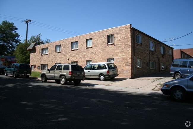Primary Photo - Woodside Apartments