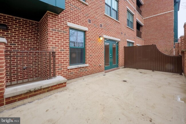 Building Photo - 2101 N Monroe St