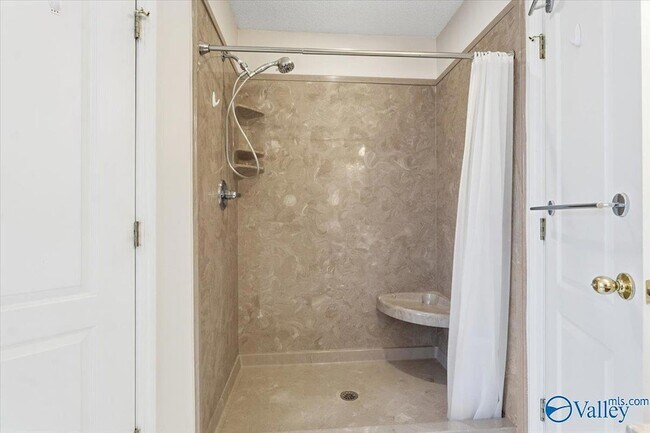 Building Photo - 105 Ashlawn Ct