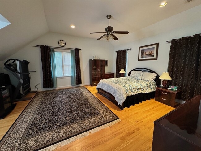 Building Photo - 20 Coolidge Ave