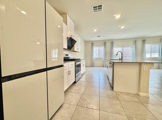 Building Photo - 9227 S Park St