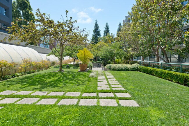 Building Photo - 300 3rd St