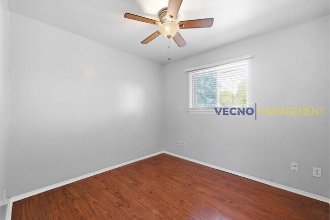 Building Photo - 701 Aviaton Ave