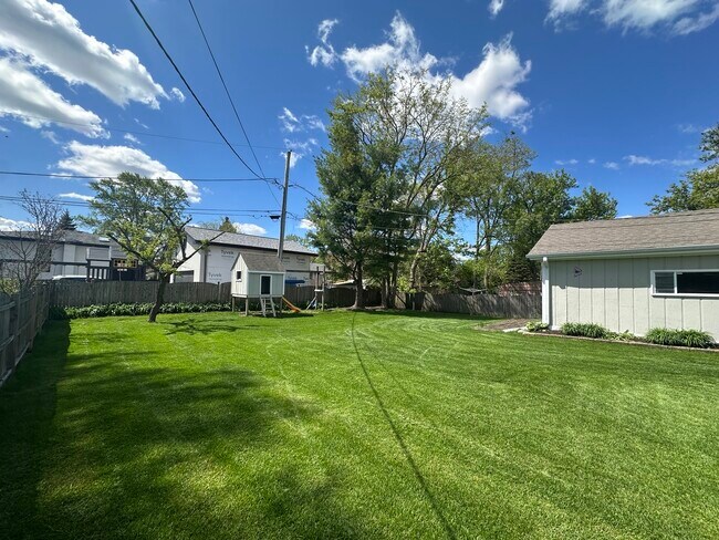 Building Photo - 130 Bonnie Brae Ave