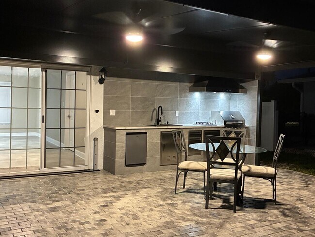 Building Photo - 5103 Condado Terrace