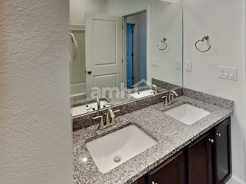 Building Photo - 1240 Tan Tara Trl
