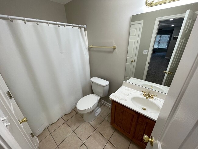 Building Photo - Exclusive Shelbyville Condo For Rent