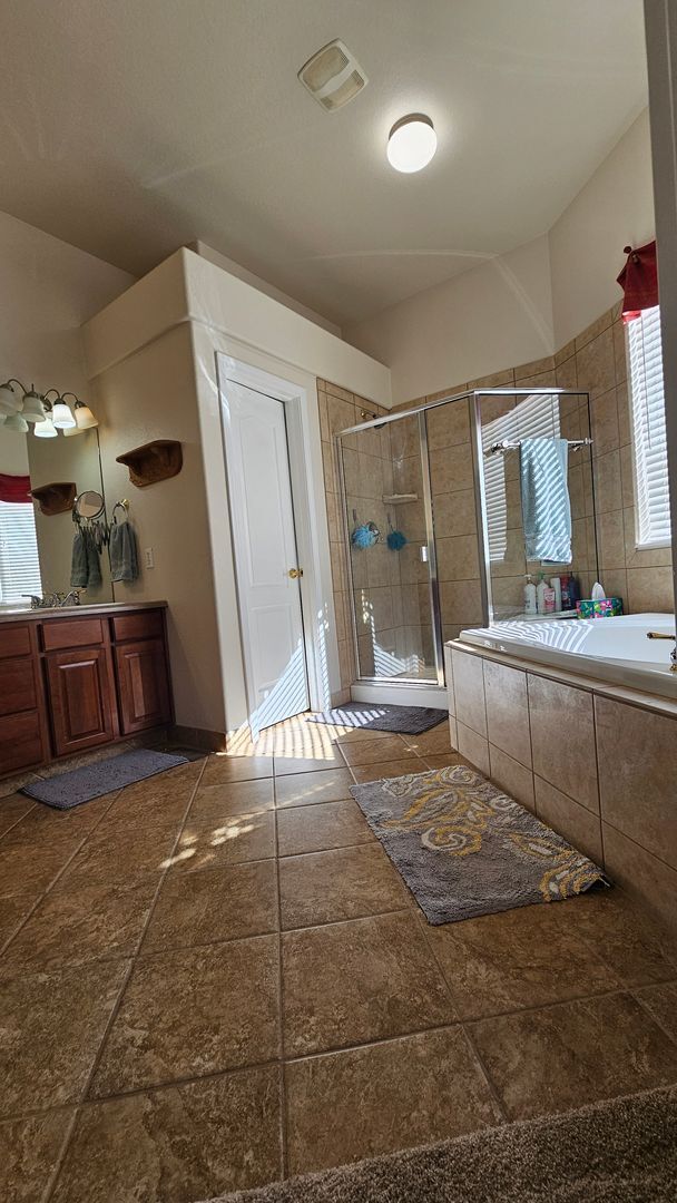 Building Photo - Beautiful 4 Bedroom Wolf Ranch Home