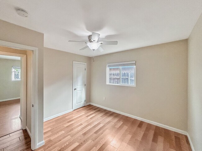 Building Photo - Beautiful 3B/2BA w/ Updated Kitchen and Pool in Clairemont!