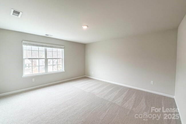 Building Photo - 5514 Hydrangea St