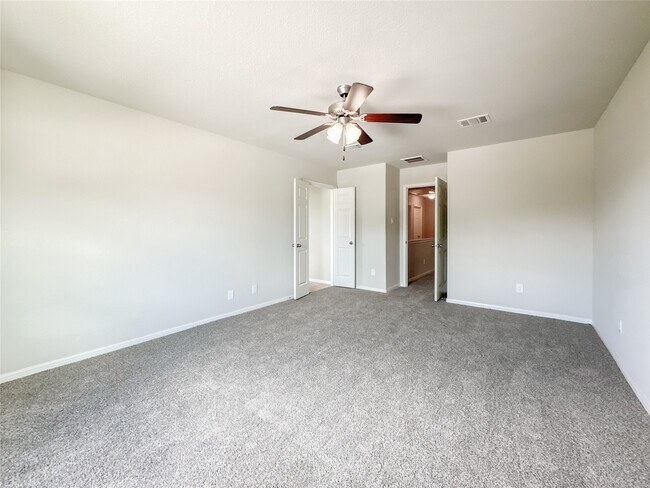 Building Photo - 105 Camelot Pl Ct