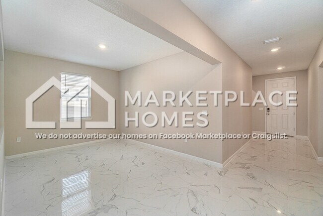 Building Photo - 11033 Stapleton Dr