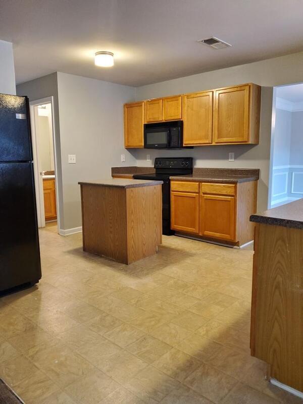 Building Photo - 11070 Southwood Dr