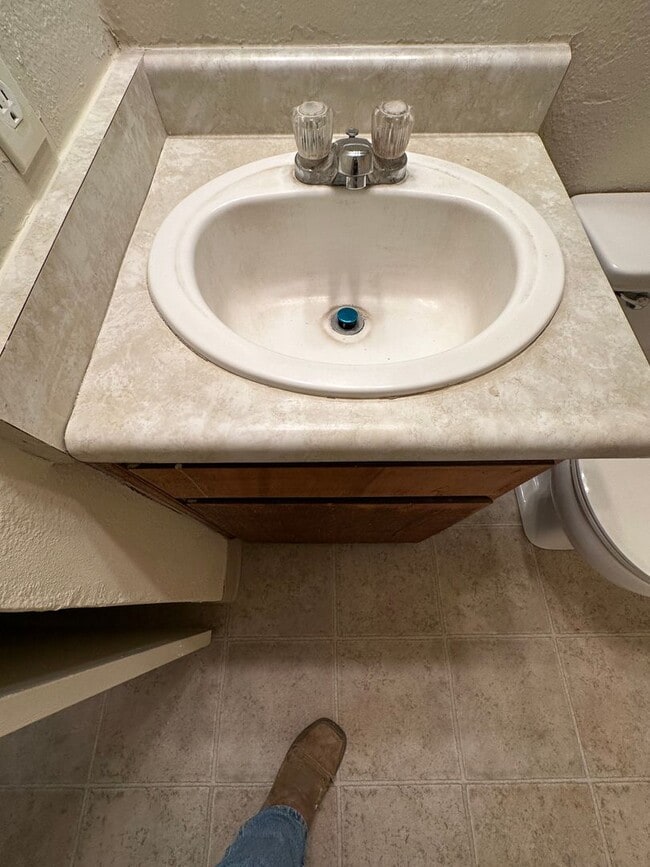 Building Photo - 1370will