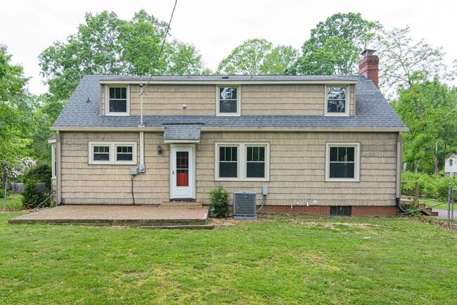 Building Photo - 114 Eastwood Ave