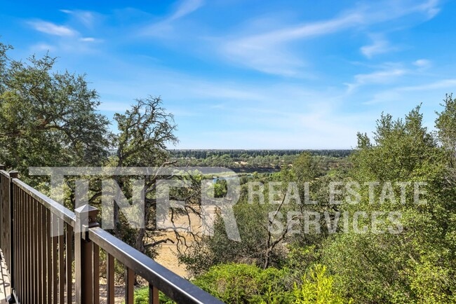 Building Photo - 8708 Bluff Ln