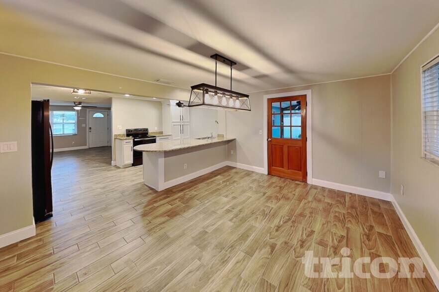 Building Photo - 1705 Coppertree Dr