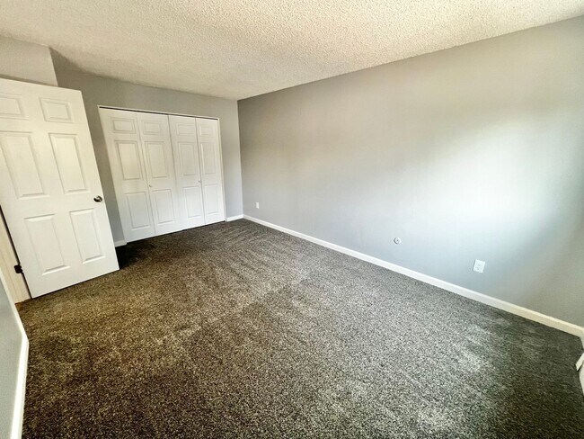 Building Photo - Myers Court