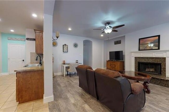 Building Photo - 1828 Marlin Dr