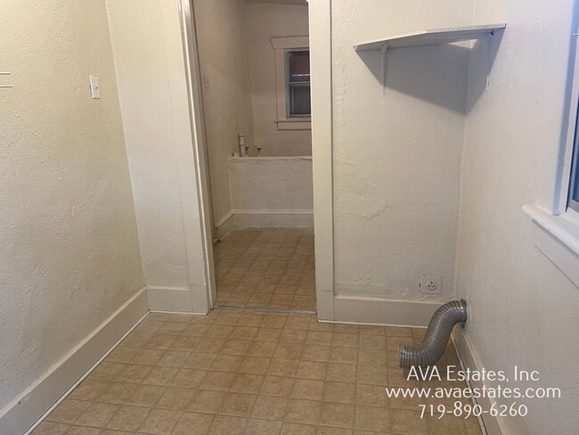 Building Photo - 1302 Jackson St