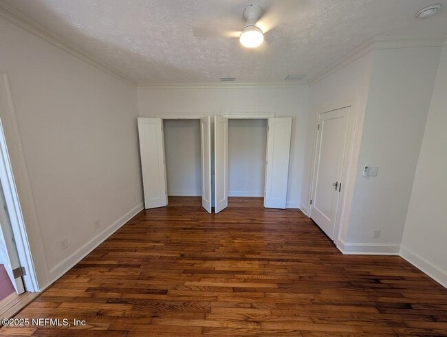 Building Photo - 1429 Azalea Dr
