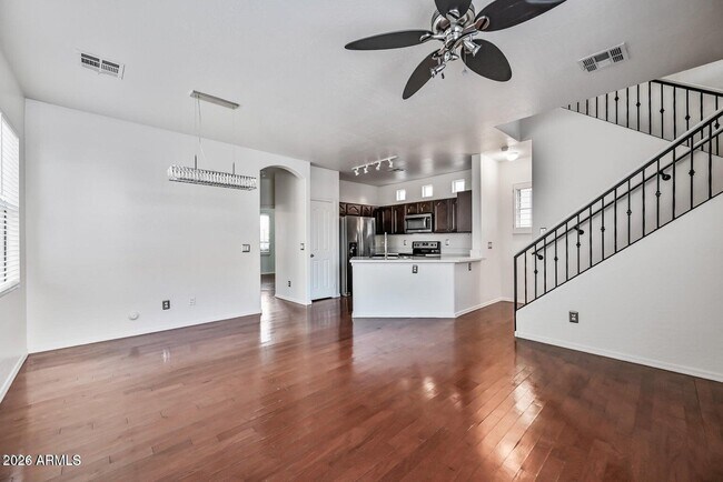 Building Photo - 933 W Aspen Way