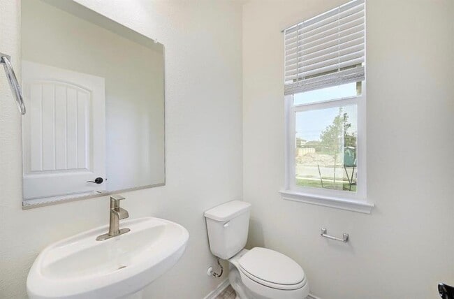 Building Photo - 13213 Nancy Reagan St