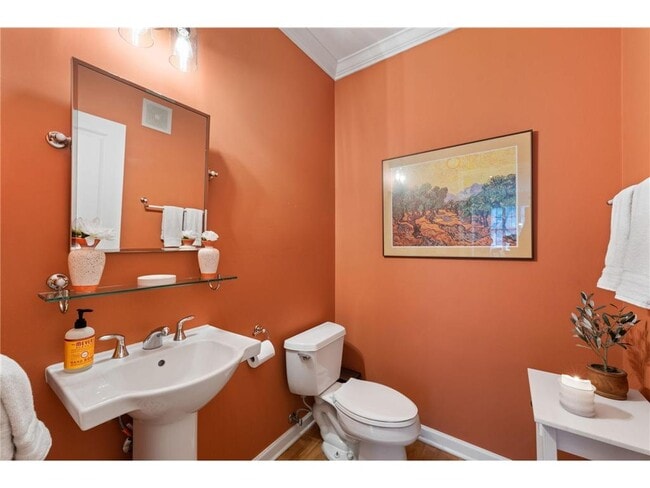 Building Photo - 1008 Portland Ave